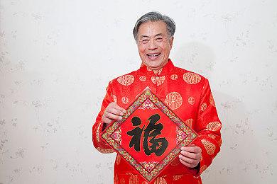 《艾尔登法环》新动图发布 狼人勇士仰天长啸